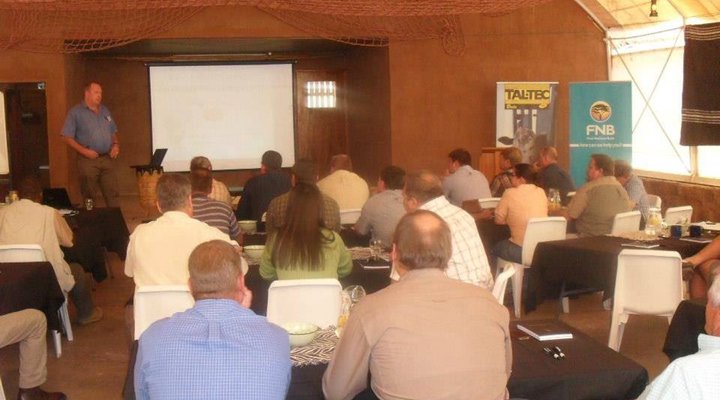 Tussen-I-Bome Oxwagon Resort