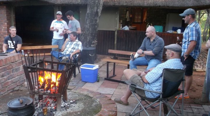 Tussen-I-Bome Oxwagon Resort