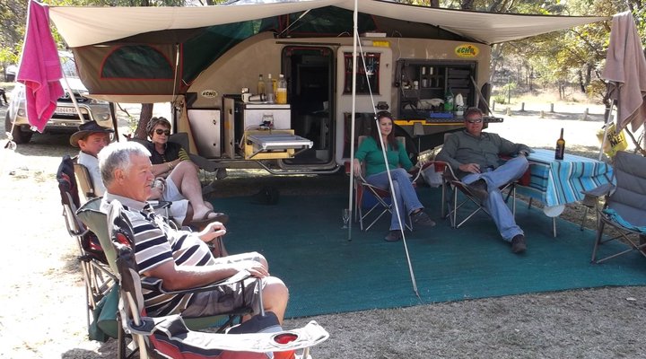 Tussen-I-Bome Oxwagon Resort