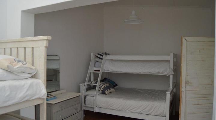 16 on Beach Crescent