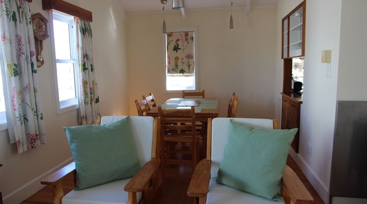Cherry Blossom Cottage On Thesen Islands