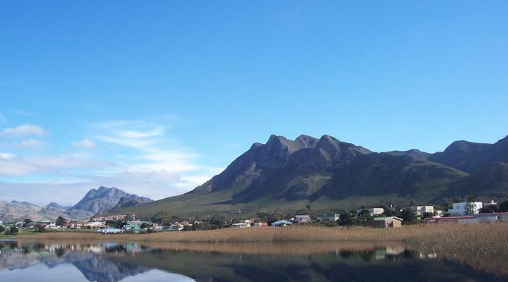 Xanske's Place with Wood fired Hot Tub