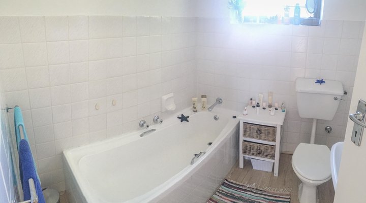 Cozy Town House in Strand