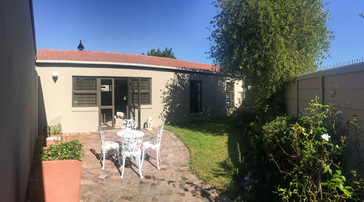 Cozy Town House in Strand