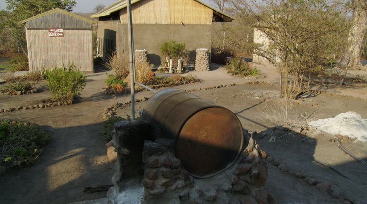 Liya Lodge & Campsite