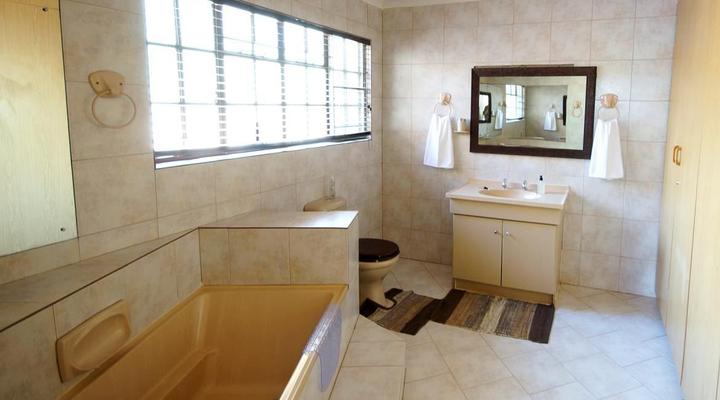 Tau Self-catering House