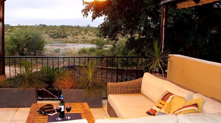 Tau Self-catering House