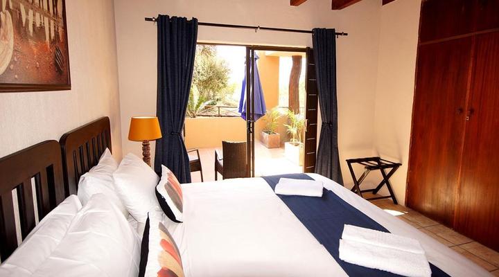 Tau Self-catering House