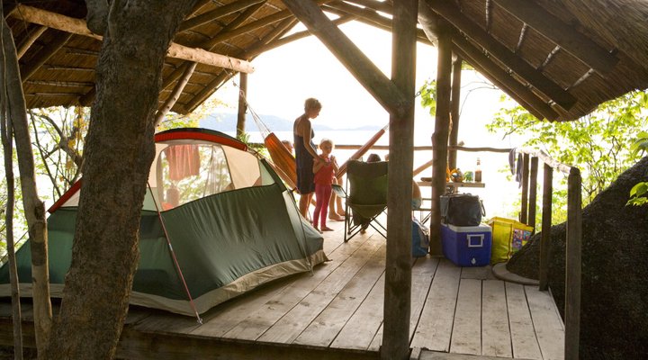 Domwe Island Camp