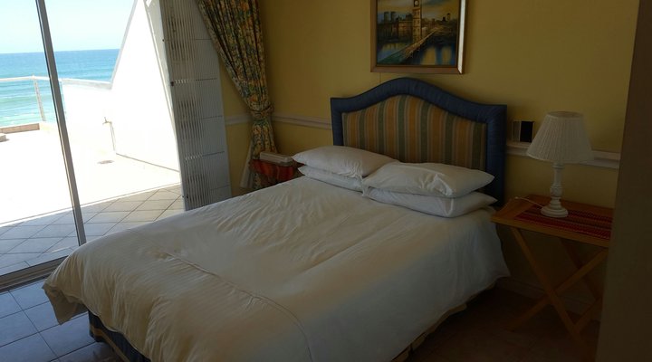 Dolphin Bay Beach Apartment
