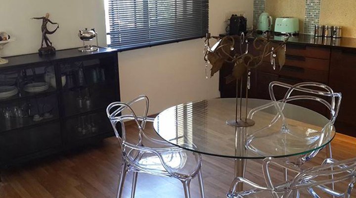 Shortmarket Street Apartment
