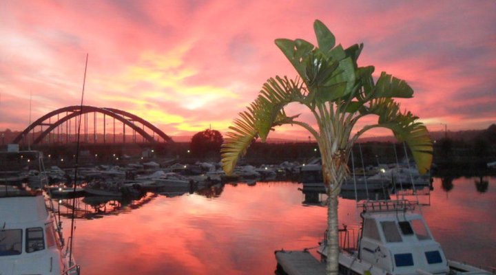 Falcon Crest Self Catering cottages & B&B