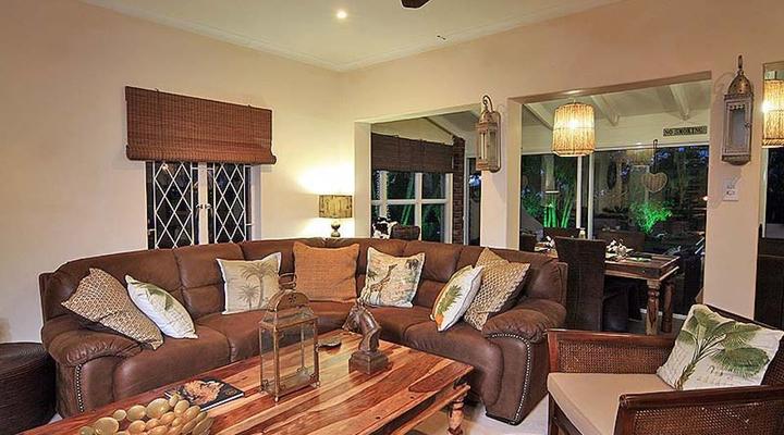 La Loggia on Broadwood