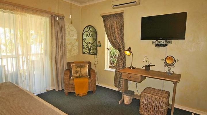 La Loggia on Broadwood