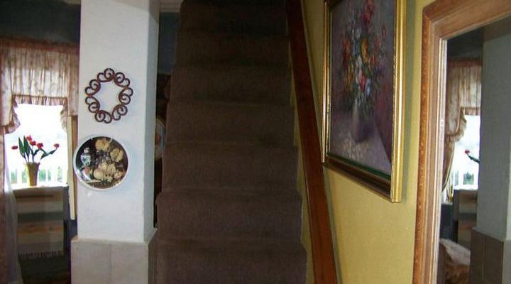 Berg-Plaas Guest House