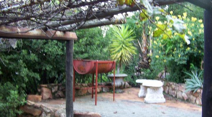 Berg-Plaas Guest House