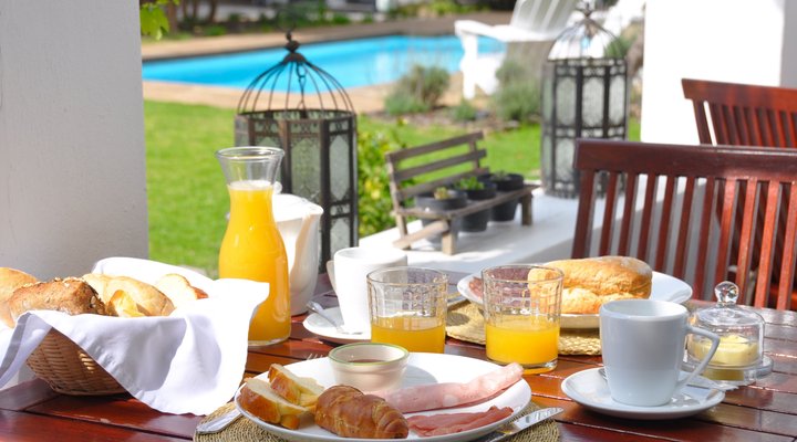 AlphaBed Bed and Breakfast