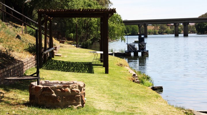 Vaal River Holiday Home 