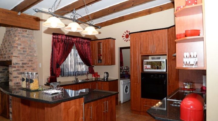 DeeKay's VIP Guesthouse