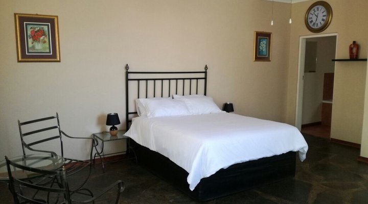 Valencia Country Lodge