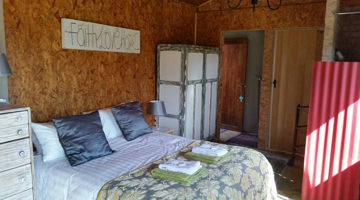 Sabrage Guesthouse & Venue