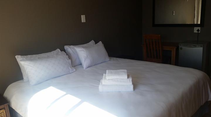 Tushiya Guest Lodge - Besembos