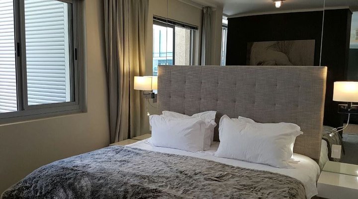 001 Harbour Bridge Hotel and Suites
