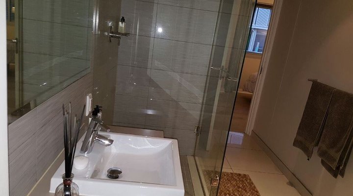 001 Harbour Bridge Hotel and Suites