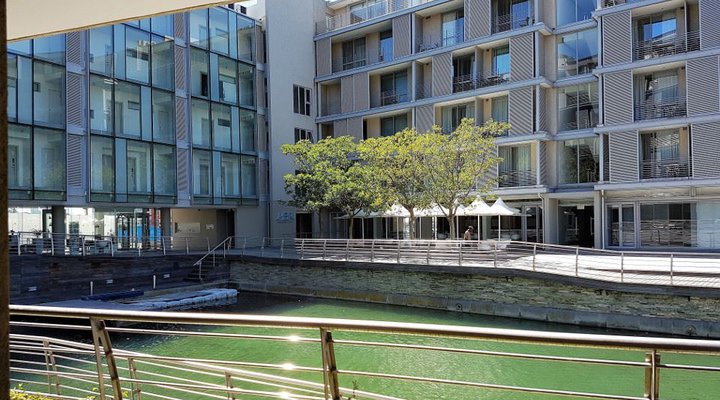 001 Harbour Bridge Hotel and Suites