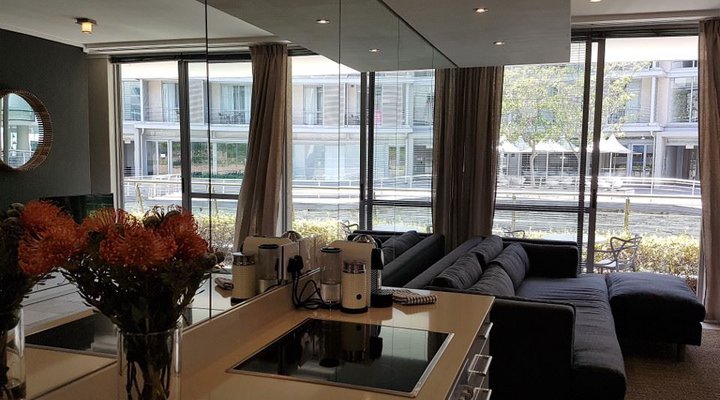 001 Harbour Bridge Hotel and Suites
