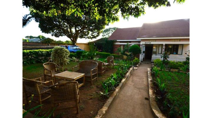 Bwindi Inn & Chalet Village