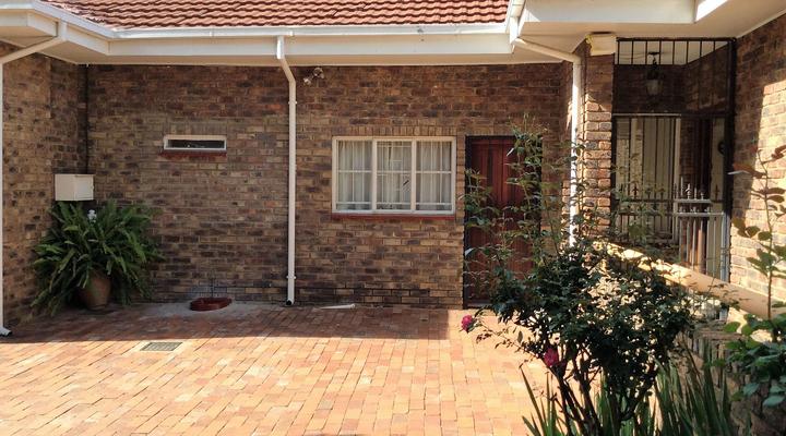 Peaceful Garden Cottage