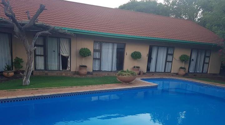 Bateleur Guest House