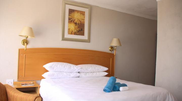 J & T Commodities (Pty) Ltd trading as Old Hoek Guesthouse