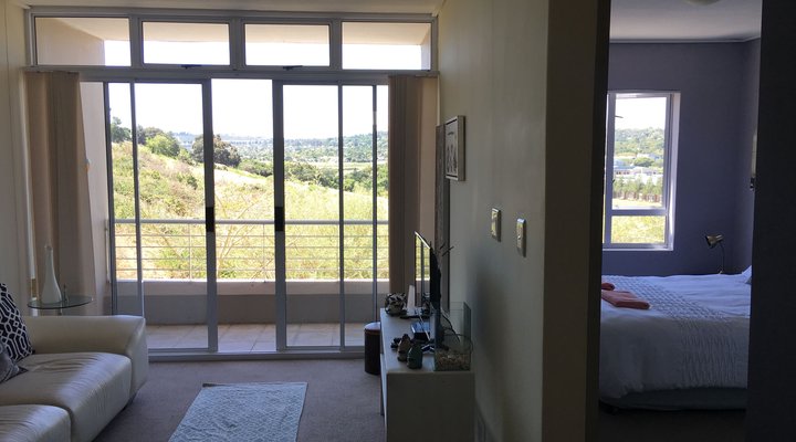 Sunny 2 Bedroom at Tygervalley Waterfront