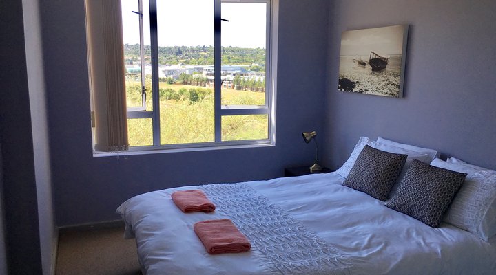 Sunny 2 Bedroom at Tygervalley Waterfront