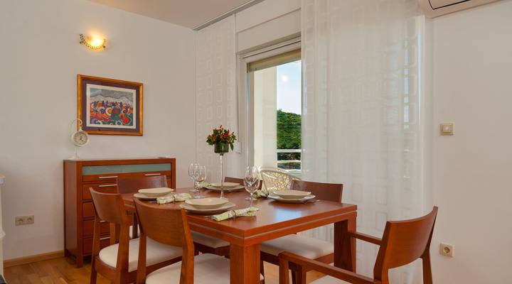 Apartment Maja 5+2, Dugi Rat