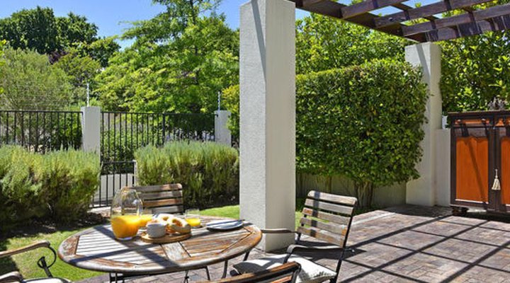 Holly Tree Franschhoek Accommodation