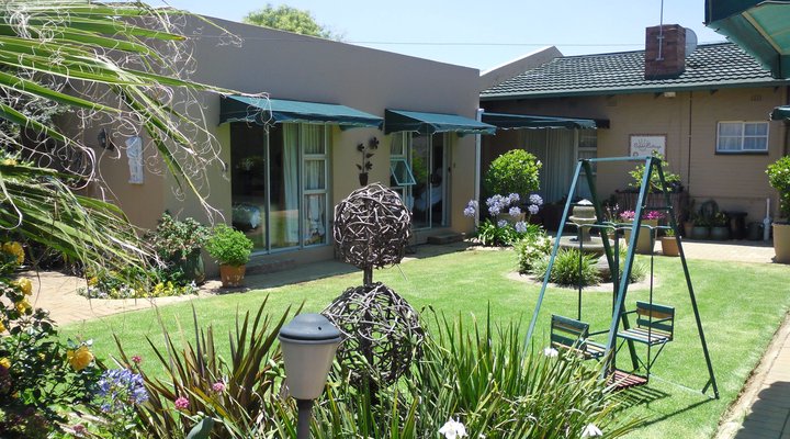 Crown Cottage Guesthouse