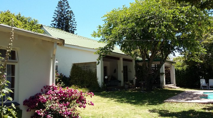 Falcon Crest Self Catering cottages & B&B