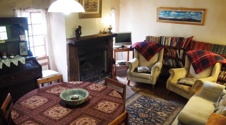 Back o' the Moon Cottage