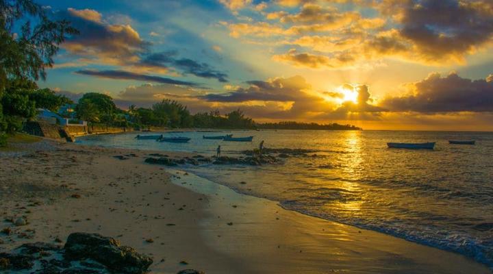 Villa Alexis Vacation Rental 2 bedrooms unit beside Trou aux Biches beach