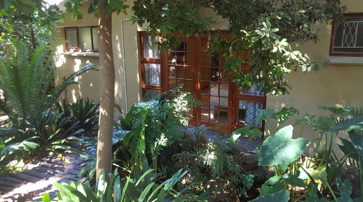 86 on Langenhoven Bed and Breakfast