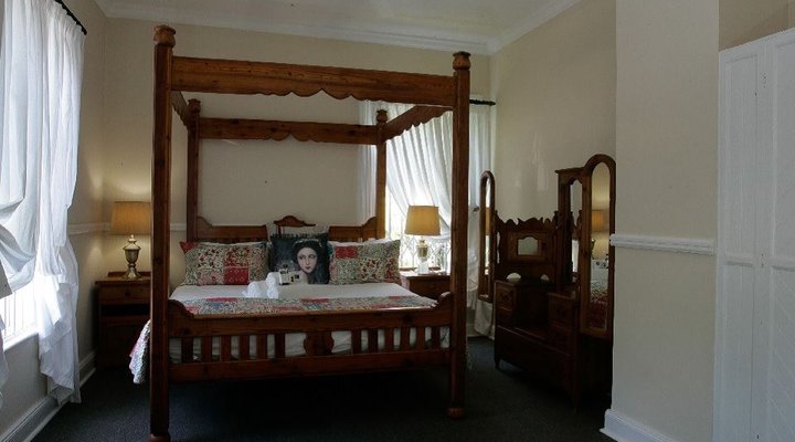 Riversyde Manor