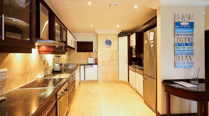 MG 103, Ballito Manor