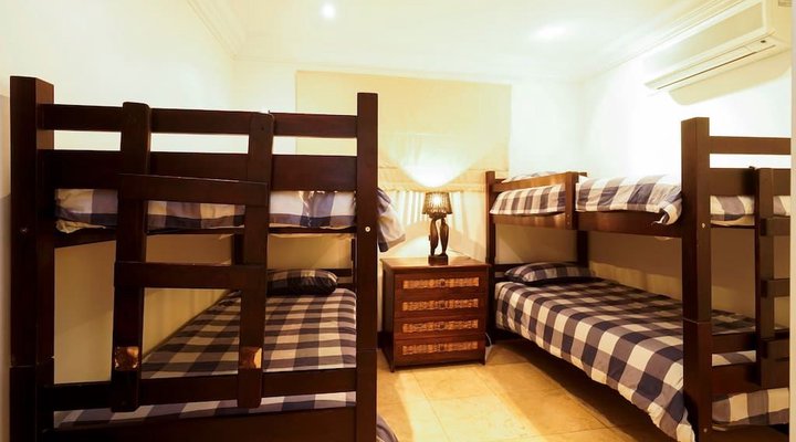 MG 103, Ballito Manor