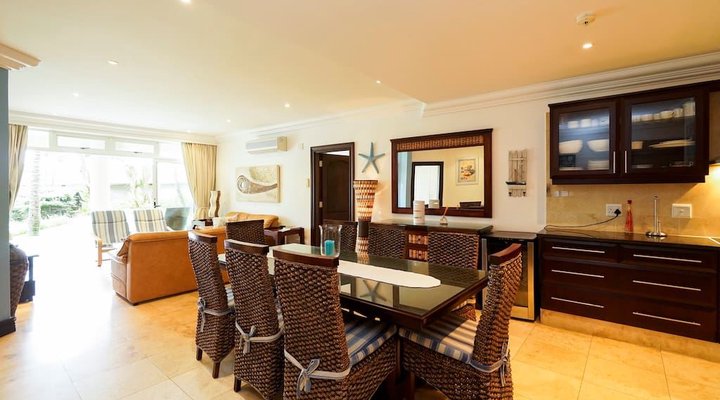 MG 103, Ballito Manor