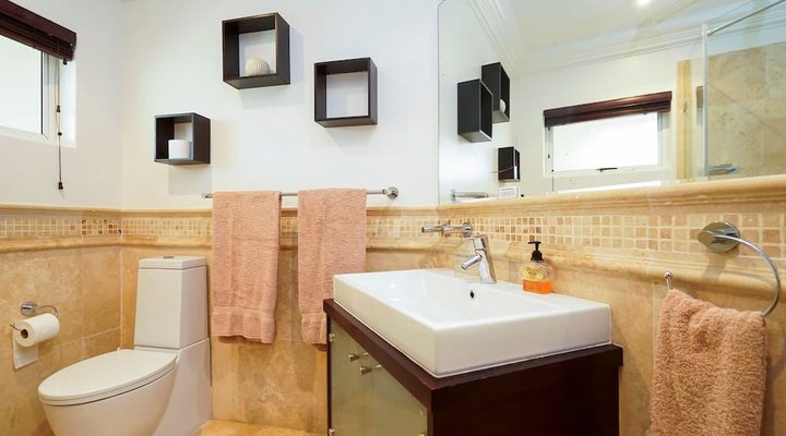 MG 103, Ballito Manor