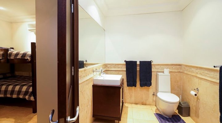 MG 103, Ballito Manor