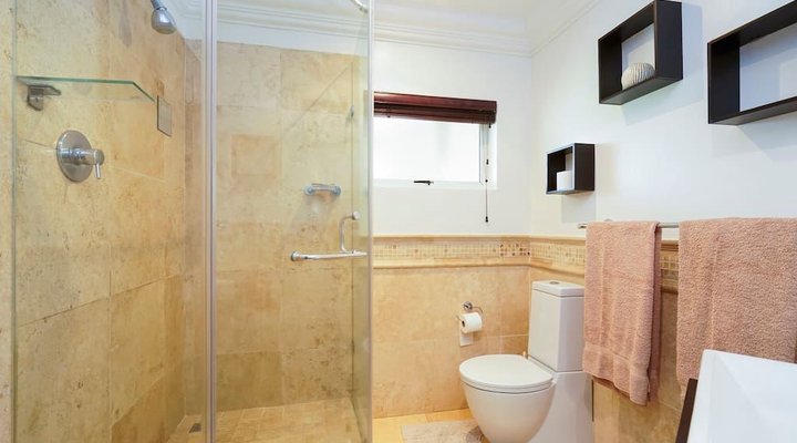 MG 103, Ballito Manor